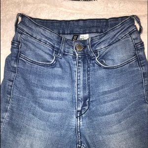 Light blue high wasted skinny jeans